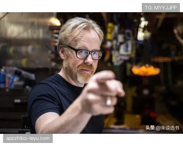 爆款头条：数字狂潮席卷，萨维奇式硬核解析撕裂新闻滤镜