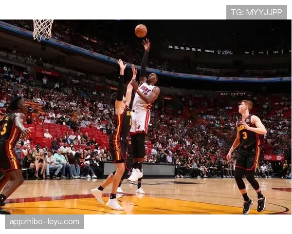 希罗无球跑动提升中投命中率 明显拉开与上赛季差距