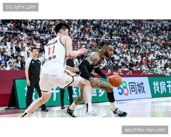 麦克海尔在挡拆中的高效命中率提升球队内线威胁